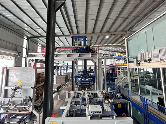 QGM இன் ZN தொடரின் உயர்தர சாயல் கல் PC செங்கல் உற்பத்தி வரிசையானது தென்மேற்கு சீனாவில் உள்ள ஒரு முன்னணி பசுமைக் கட்டுமானப் பொருட்கள் நிறுவனத்தில் வெற்றிகரமாக உற்பத்தி செய்யப்பட்டது.