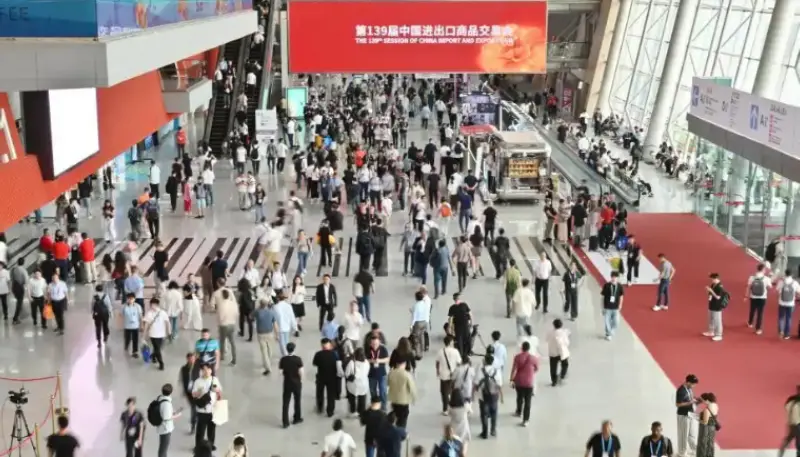 கான்டன் கண்காட்சியில், குவாங்காங் மெஷினரி கோ., லிமிடெட் அதன் வலிமையால் வெளிநாட்டு வாடிக்கையாளர்களின் ஆதரவைப் பெற்றது.